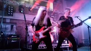 Sweet Blockbuster Live
After buying their singles as a spotty teenager, i just had to go and see the guys rock out while we were in the UK and rock out they did at a fab new venue called The Avenue in Chesterfield, Derbyshire, England Sweet Blockbuster Live