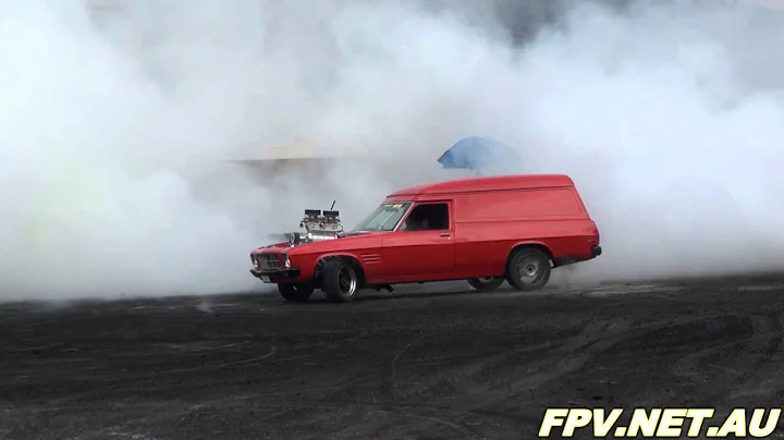 BLOWN HOLDEN PANELVAN ( SMKVAN ) BURNOUT AT SUMMERNATS 25