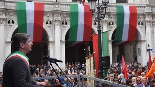 Video thumbnail of "Bella Ciao in piazza Loggia"