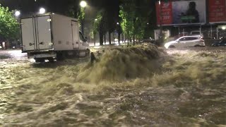 Наводнение в Милане, причина - сильные дожди Flooding in Milan, the reason is heavy rains