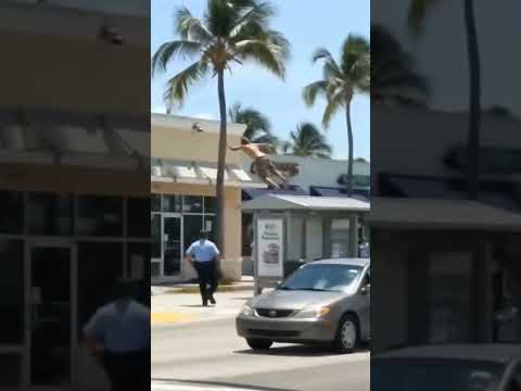 Florida man on bathsalt scapes police.  AI generated