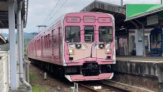 【伊賀鉄道】200系SE02編成（忍者列車ピンク）上野市行き　伊賀神戸駅発車