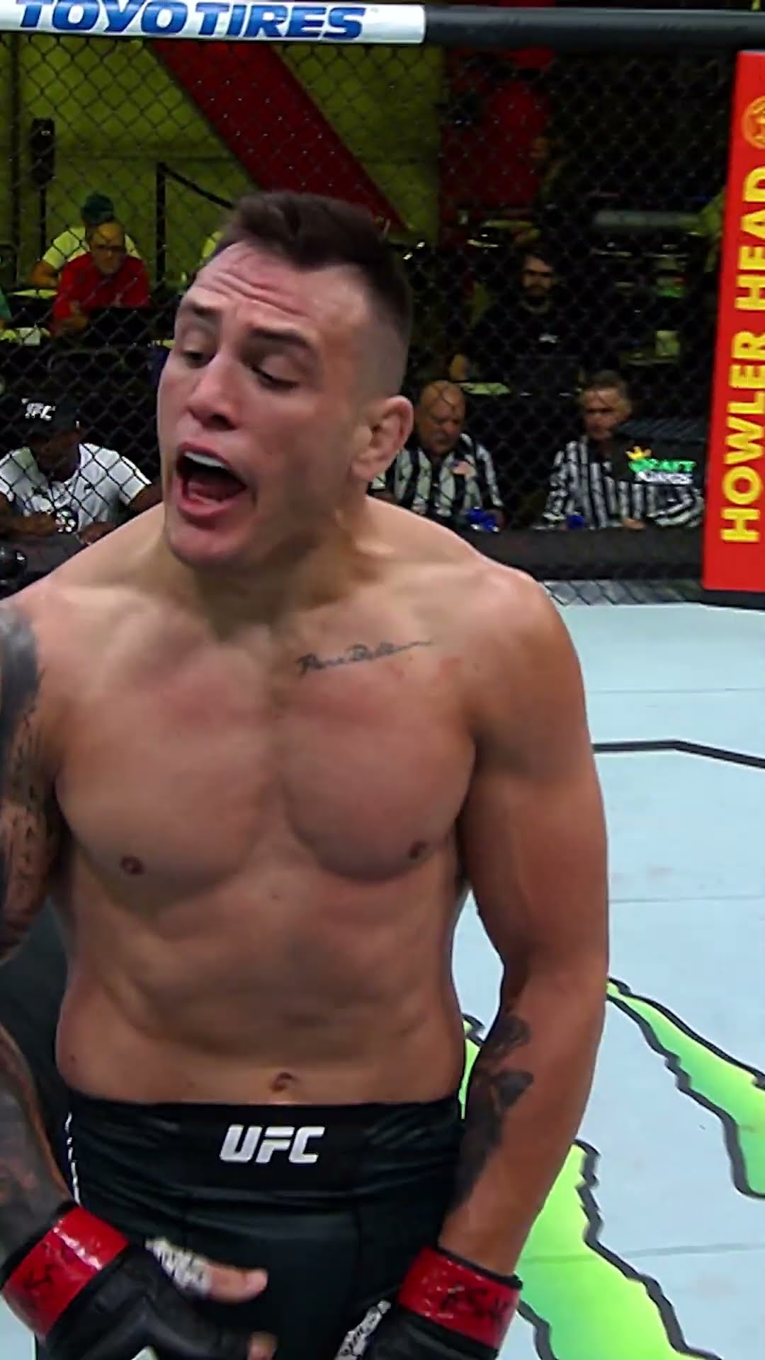 This right hand puts him to SLEEP ? #UFCVegas103