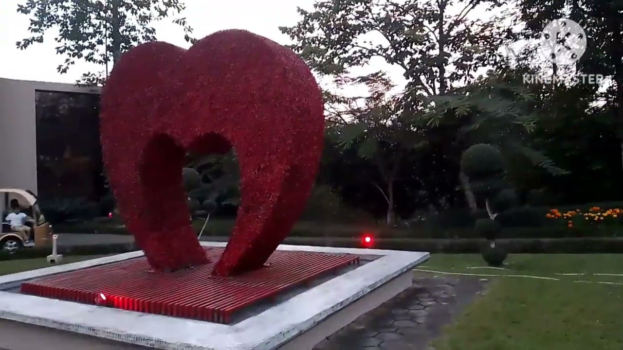 দ্যা প্যালেস লাক্সারি রিসোর্ট