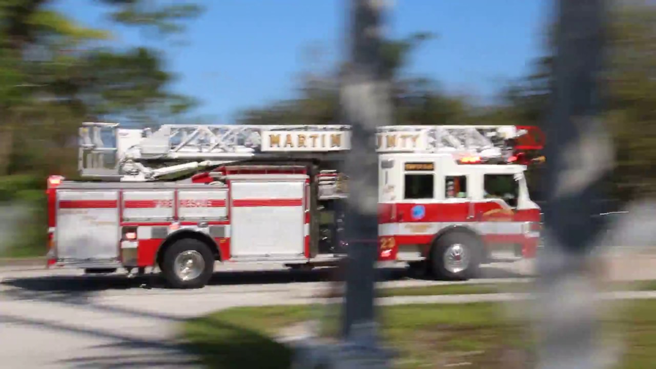 MARTIN COUNTY FIRE RESCUE QUINT 23 RESPONDING CODE 3!!! with airhorn ...