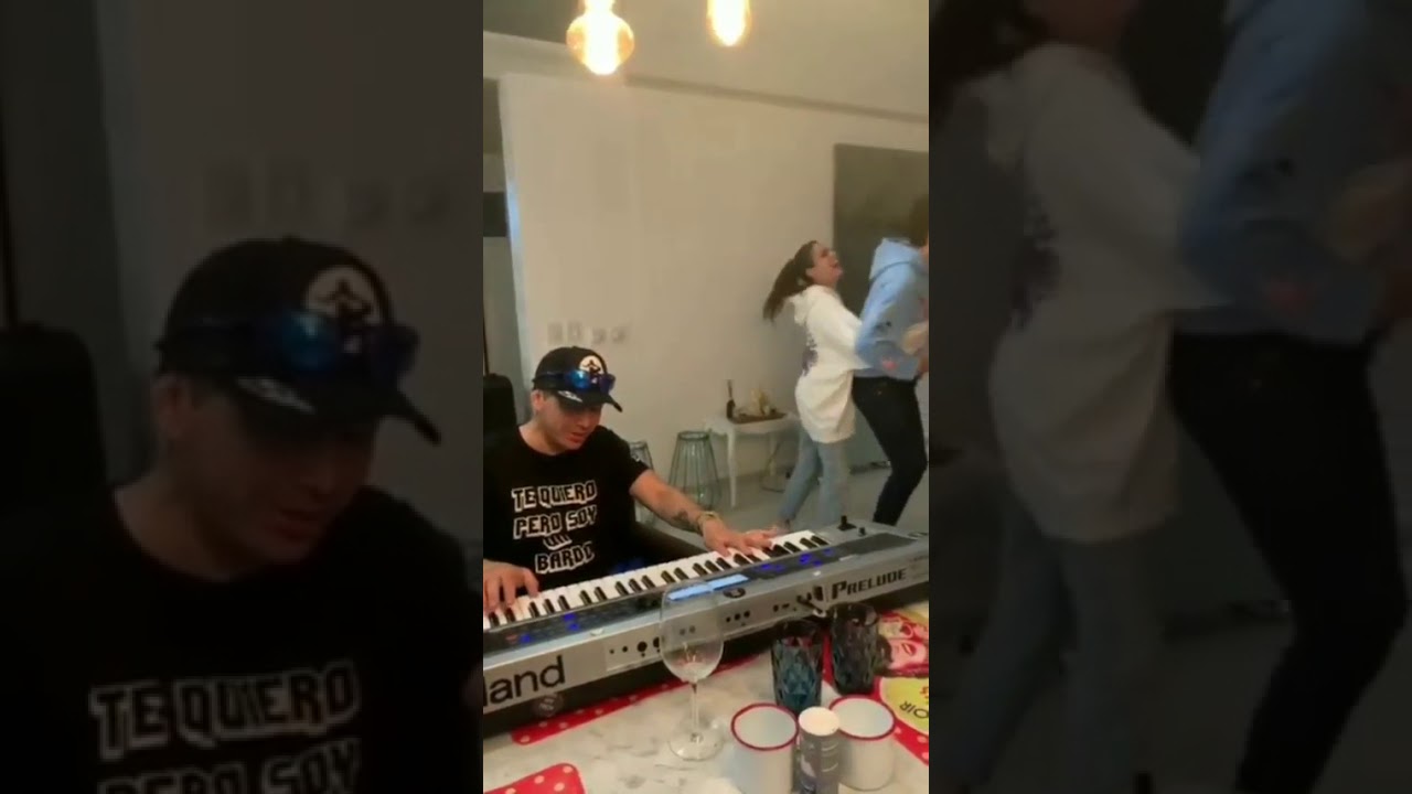 Tini y Sebastián vía Instagram bailando jajaja