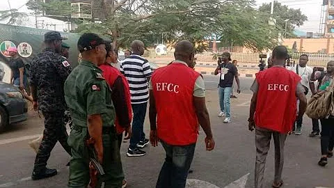 Live: Watch Drama As EFCC Storm Tinubu Polling Unit For Inspection In Lagos State