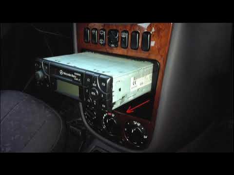 Taking out car Radio / Jak vyndat Autorádio - Mercedes-Benz A-clase W168 
