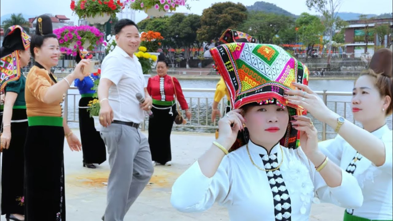 Giao lưu văn nghệ tại bờ hồ thuận châu 