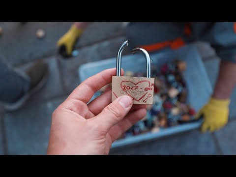 Videó: Hol található Love Locks Londonban