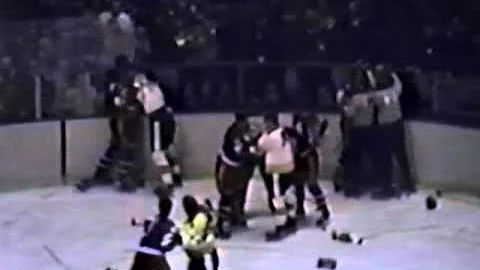 Wayne Cashman vs Orland Kurtenbach Apr 11, 1970