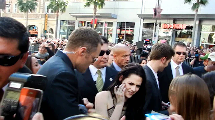 robert pattinson & kristen stewart graumann's chin...