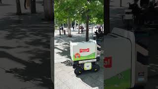La primera entrega en España para hostelería con un robot autónomo de la mano de Goggo Network