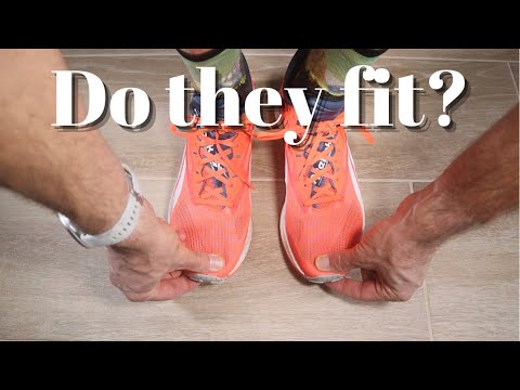 HOW SHOULD RUNNING SHOES FIT? A step-by-step guide to correctly fitting your running shoes.
