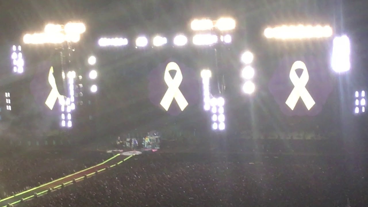 Coldplay - Yellow (Live in Seoul 2017.4.16)