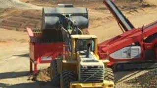 Volvo LT120 feeding a Sandvik QA450 sand and gravel