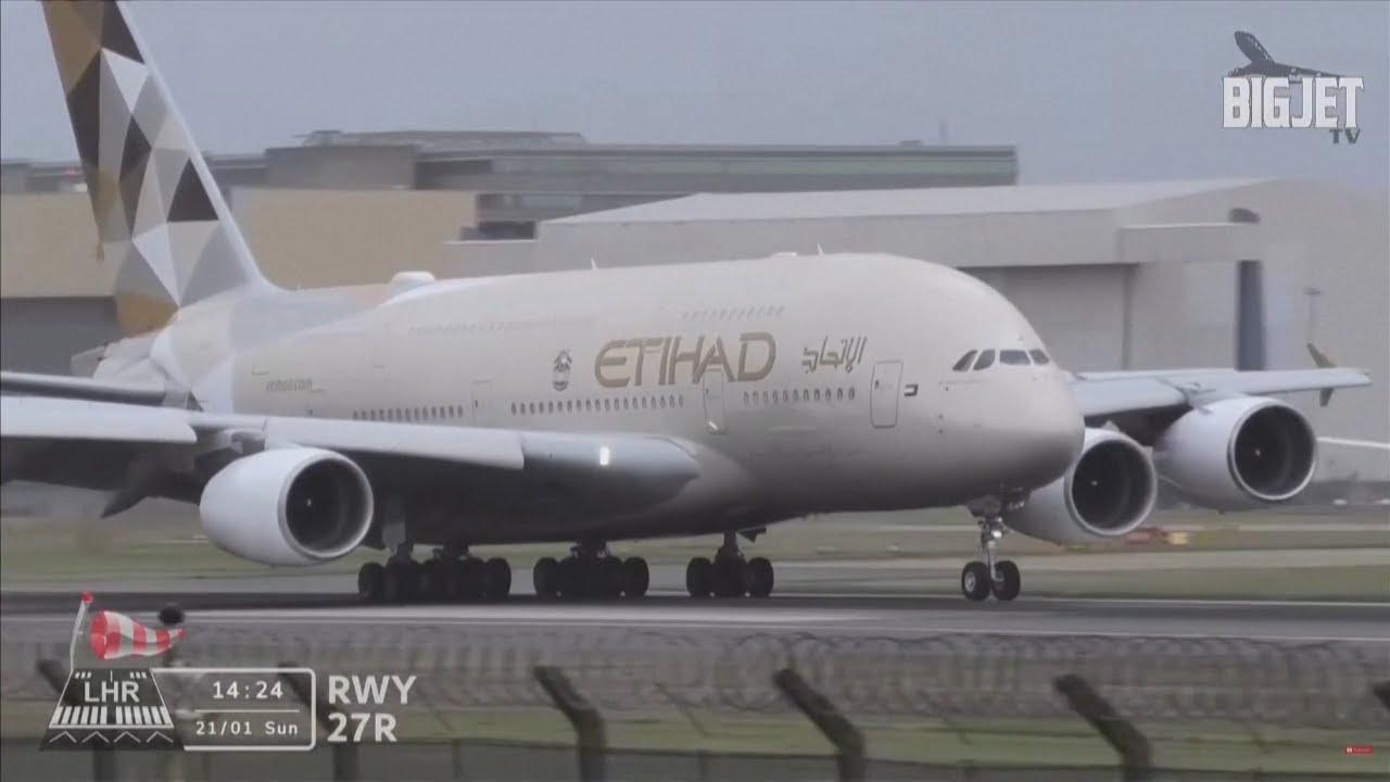 Planes unable to land at London airport as Storm Isha hits UK - YouTube