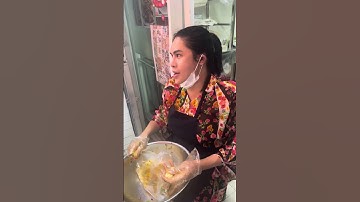 Diva bất ngờ gặp ba em học sinh ghẹo mắc cỡ đỏ mặt….