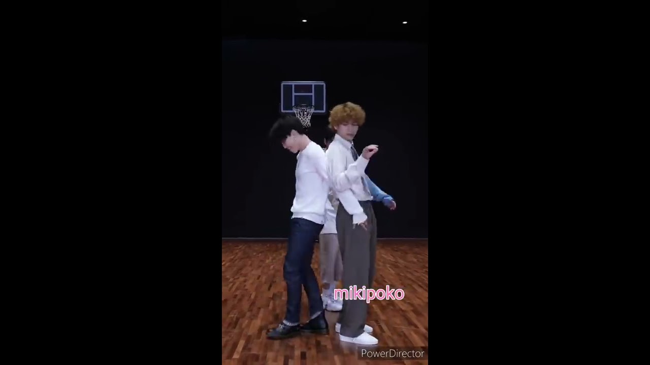 テテに触れるジミンの手をグクが♥ #shorts - YouTube