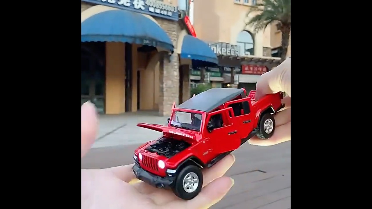 ジープ グラディエーター 1/32 ミニカー 全4色 ライト点灯 エンジン