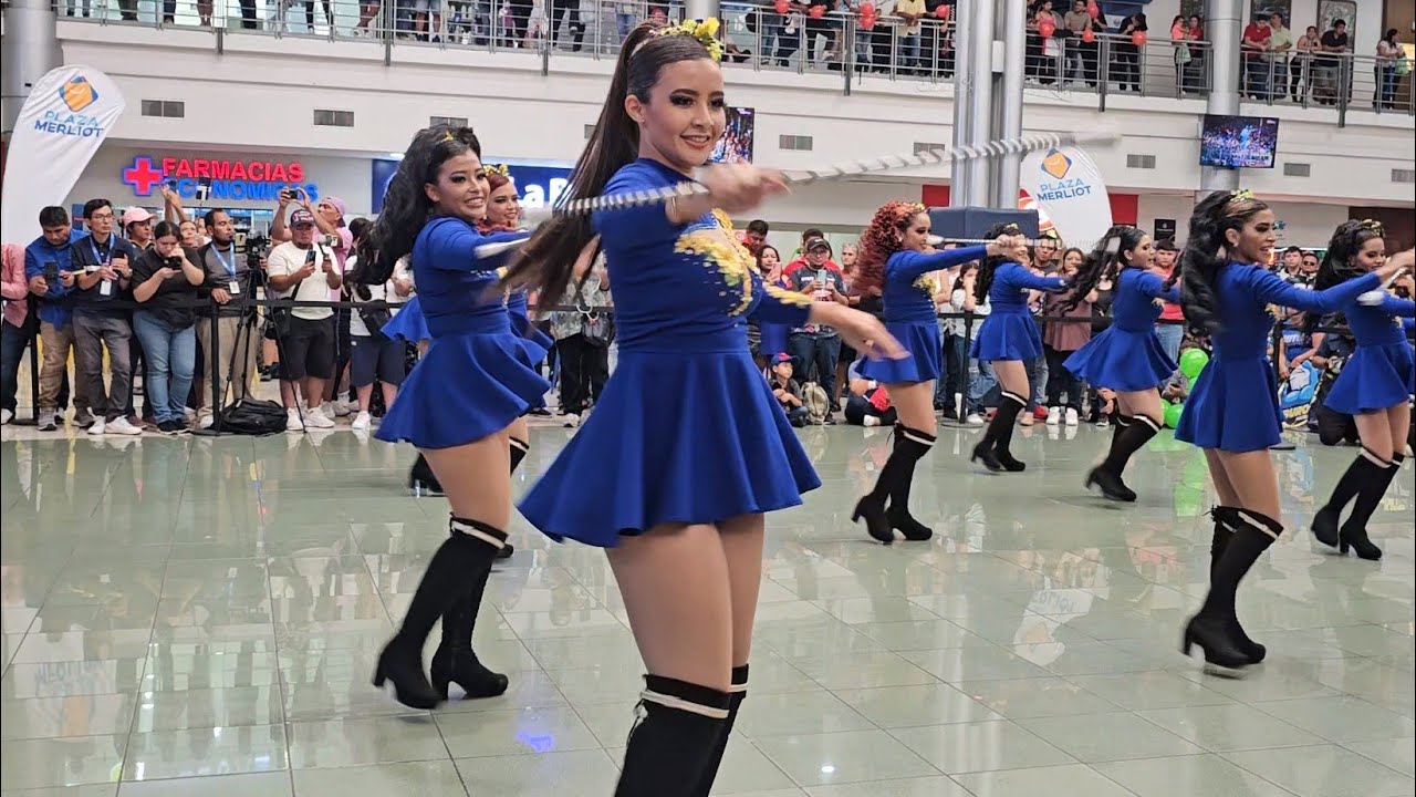 🦈 TIBURONES MUSIC BAND 💃 Competencia de Cachiporras Plaza Merliot 2024👏👏👏