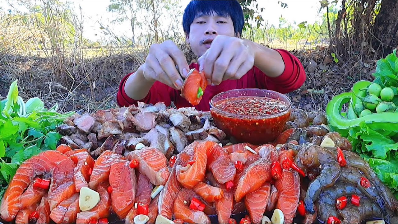 แซลมอนดองซีอิ้วจิ้มซีฟู๊ดน้ำปลาร้าแกล้มผักสดแซ่บคักอีหลีครับพี่น้อง ASMR MUKBANG #โก้อีสานพาแดก 