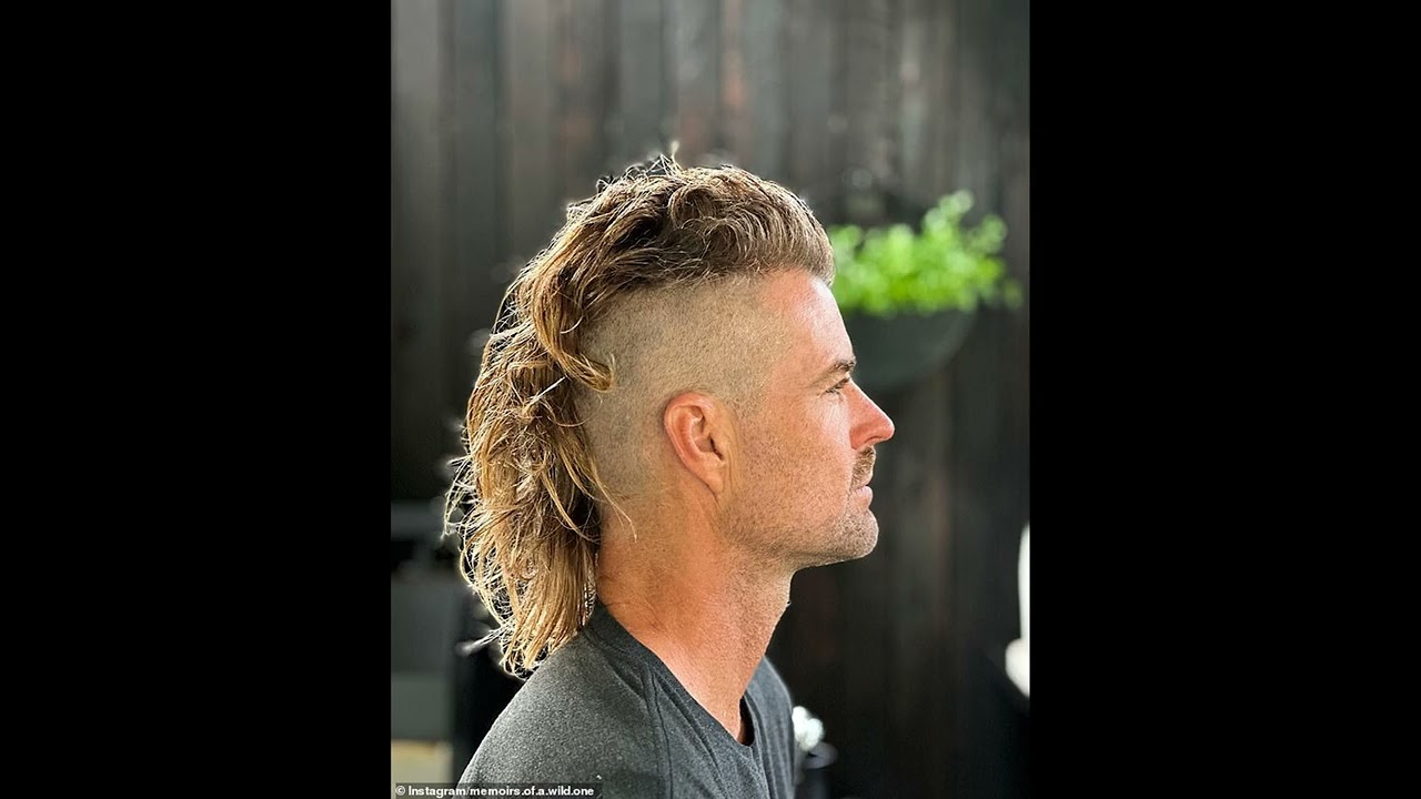 Disgraced My Kitchen Rules star Pete Evans shows off his surprising surfing skills in Indonesia