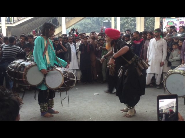 Pakistani sufi dancer and musician class=
