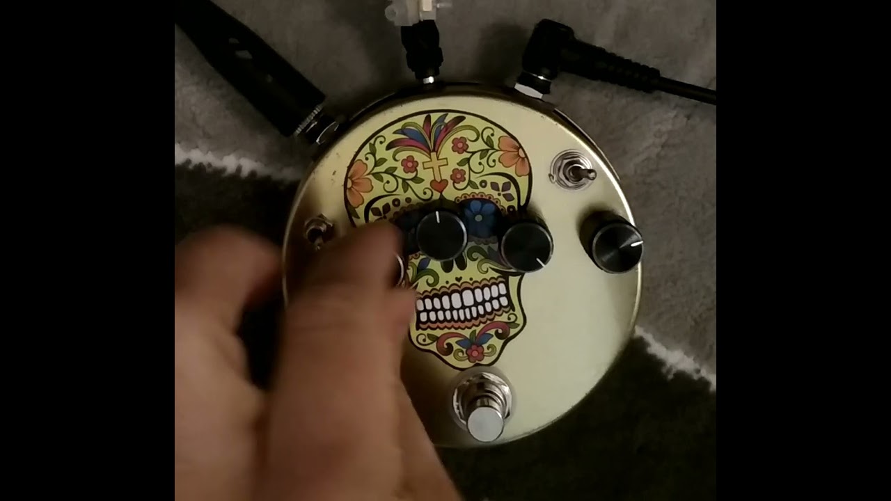 Parallel Universe Oscillating Fuzz