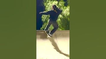 Night Skating // nollie 180 disaster / nose stall revert  / nollie rock