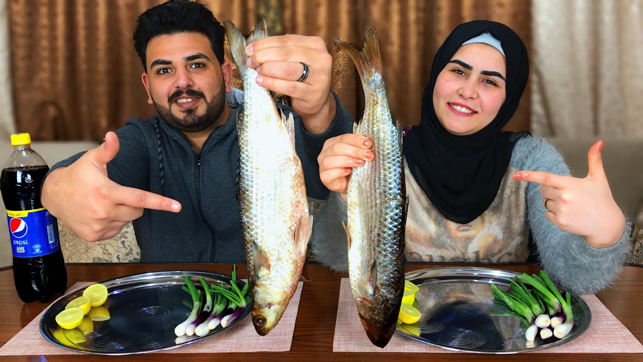 تحدي اكل الفسيخ المصري بوزن 2 كيلو 👈 مع الليمون والبصل 😋