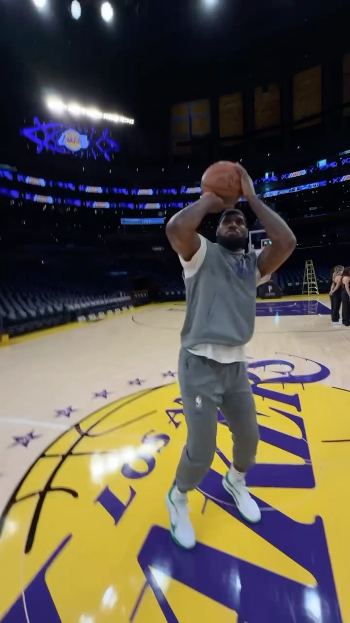 Logo LeBron!