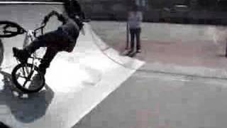 Bmx - Half Pipe Crash
