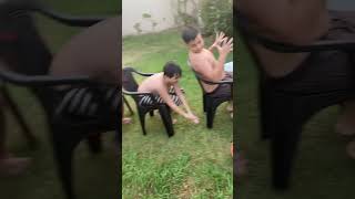 Quem Deixar A Bola Cair Toma Um Balde De Água