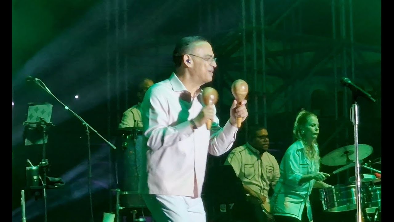 GILBERTO SANTA ROSA @ QUE MANERA DE QUERERTE @ ICONICA FEST SAVILLA