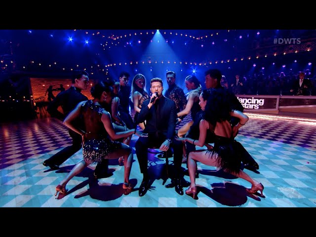 Michael Bublé Performs Higher | Dancing With The Stars | Disney+ class=