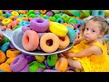 Nastya Plays in the Colourful Selfie Museum! Collection of Videos for Children