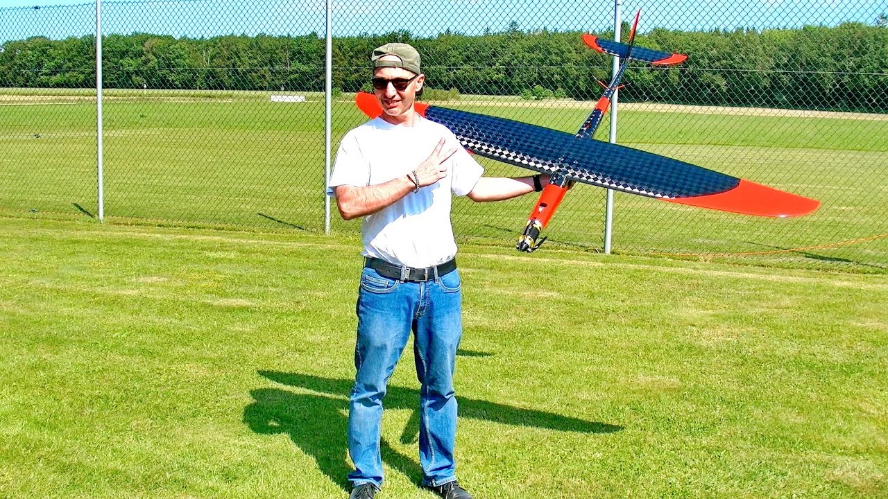 STUNNING !!! OVER 250 MPH INCREDIBLE RC SPEED / 14KW HJK BIG MONSTER / FLIGHT DEMONSTRATION !!!