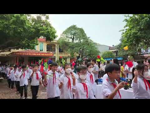Video: Học sinh yêu nước diễu hành trong cuộc diễu hành thứ tư của tháng bảy