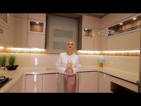 فيديو: مطبخ أبيض في الداخل - حل جديد