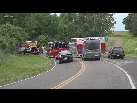 Head-on crash kills 3 people in Lincoln County - YouTube