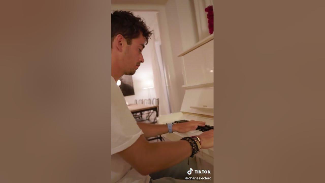 playing the piano makes me so calm I feel so good 🥰