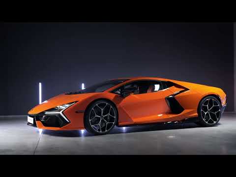 למבורגיני Revuelto LB744