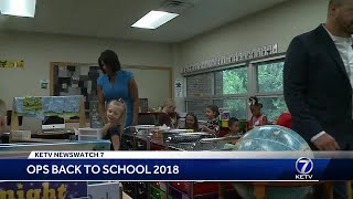 Parents send kids off to school: OPS back to school 2018