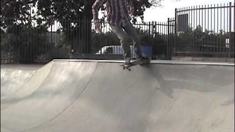 Skateboard Trick - Frontside Ollie to Tail