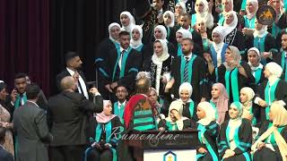طلاب يقاطعون كلمة سمير الرفاعي في حفل تخريج جامعة عمان العربية