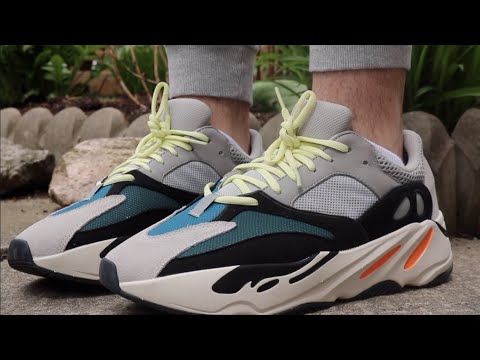 靴 YEEZY BOOST 700 WAVE RUNNER DARK GREY YEEZY BOOST 700 WAVE RUNNER DARK GREYの新品/中古フリマ(通販