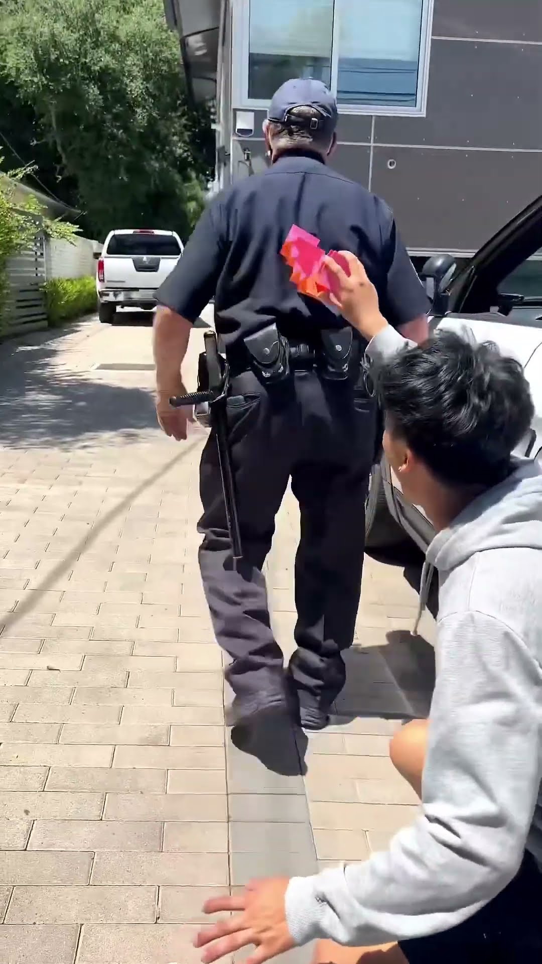 This Officer Didn’t Even Notice ?