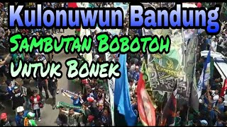 Luar Biasa !! Ribuan Bonek tiba di Bandung dan di sambut oleh Bobotoh