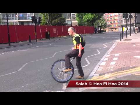 Unicycle in London الدراجة الهوائية الأحادية العجلة